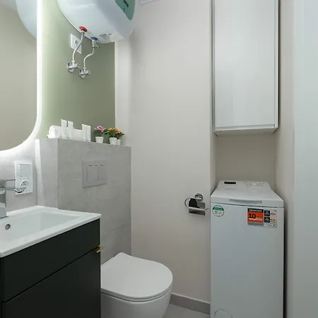 Lägenhet Przytulne Z Balkonem Blisko Plazy By Renters